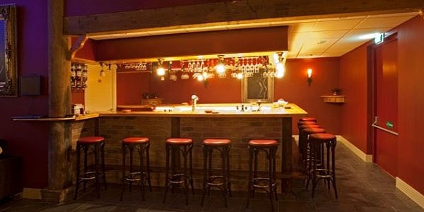 Die gemuetliche Bar